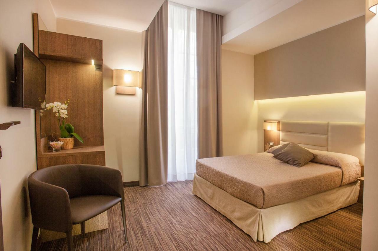 Classic Comfort Center 3* Napoli